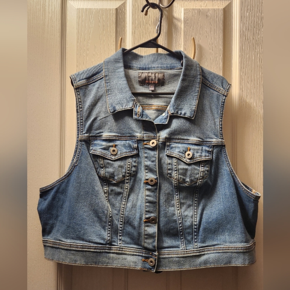 Torrid Light Blue Denim Vest Jacket Size 3